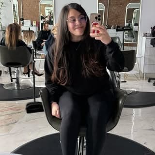Eva Anaily profile image