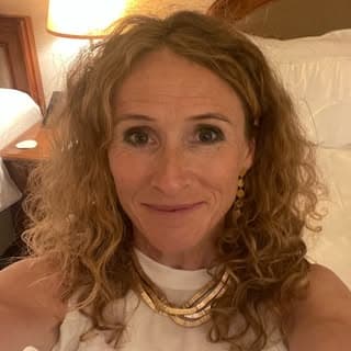 Dr Ceri Cashell profile image