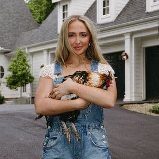 Kenzie Elizabeth profile image