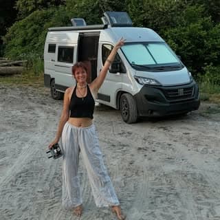 Mona | Solo Vanlife profile image