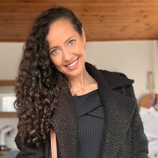 Laura Maria profile image