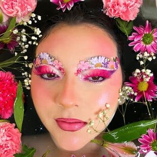 V A N E S S A profile image