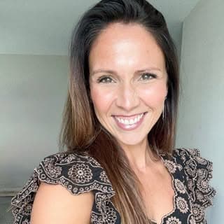 Allison Peters  lifestyle  clean energy profile image