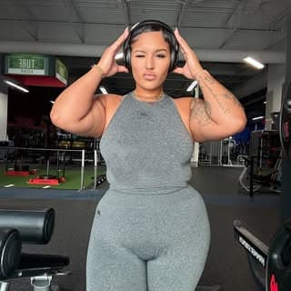 Midsize Fitness & Fashion Creator profile image