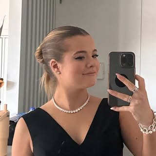 Alicia Iswell profile image