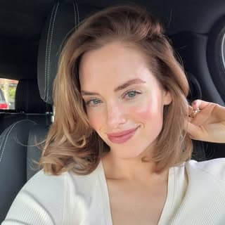 Alexandra Jarvis Ducoulombier profile image