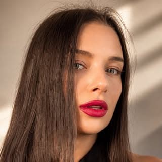 Veronika profile image