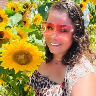 just ella. The Queen of Horror profile image