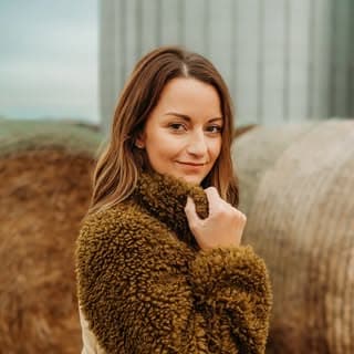 Kylie Epperson | your farm wife bestie ✨ profile image