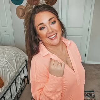 Julie profile image