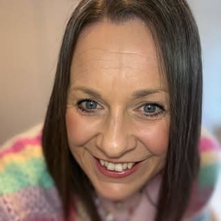Laura Dins profile image