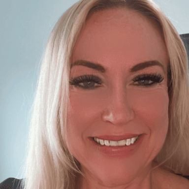 MeghanMeghsn McCurdy profile image