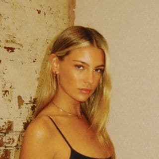 LILY ROWLAND profile image