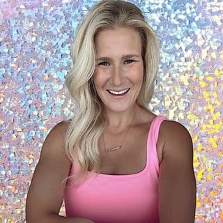 Jessica Cahoy, RN👩🏼⚕️Turned Hot Mom Coach👙 profile image