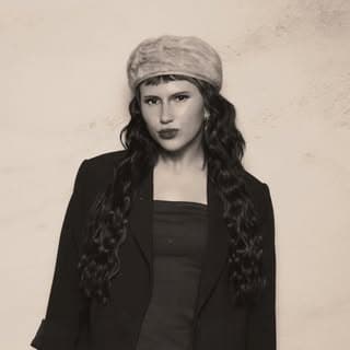Tina Peyton profile image