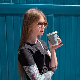 Laura profile image
