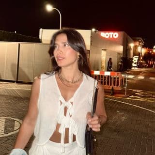 Monique Fernandes profile image