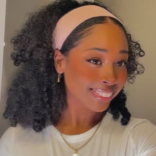 Elíya Lewis profile image