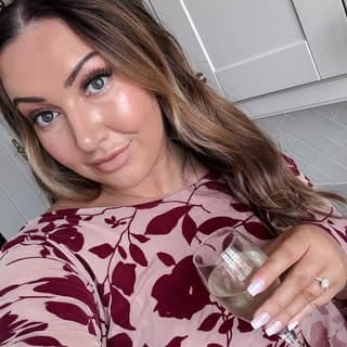 Nicole profile image