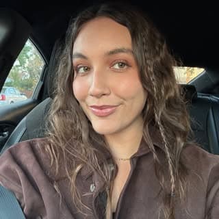 Ashley Holly profile image
