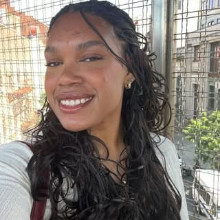 Lixka Avila profile image