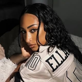 Ella Lucas profile image