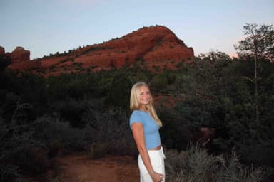 Elise Schroeder profile image