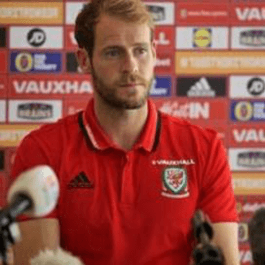 Owain Fon Williams profile image