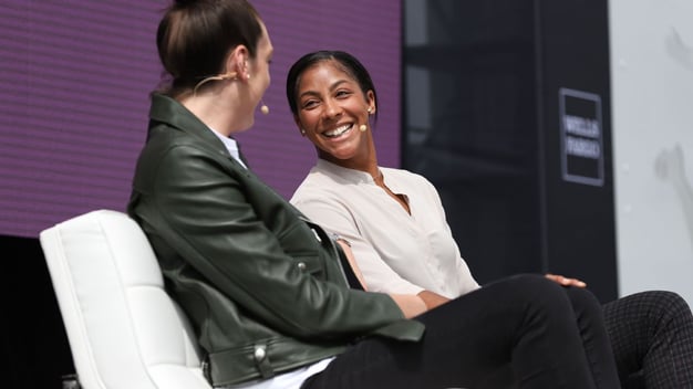 How to Work with Female Athletes on Social Media Campaigns